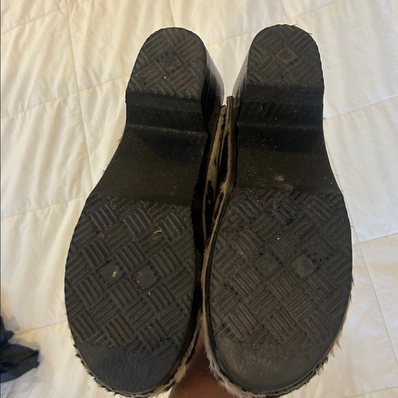 Cow Print Clogs - no 6 clogs - Picture 3 of 6